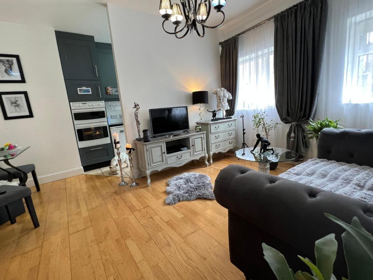 Lovely Apartment In קורק מראה חיצוני תמונה